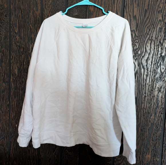 Time and Tru Tops - Time and Tru White Crewneck Sweatshirt